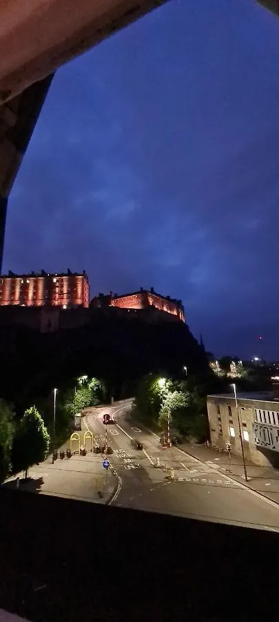 Castle Terrace 1 Bed Apartment Looking Onto Edinburgh Castle - Sleeps Upto 4 Verenigd Koninkrijk